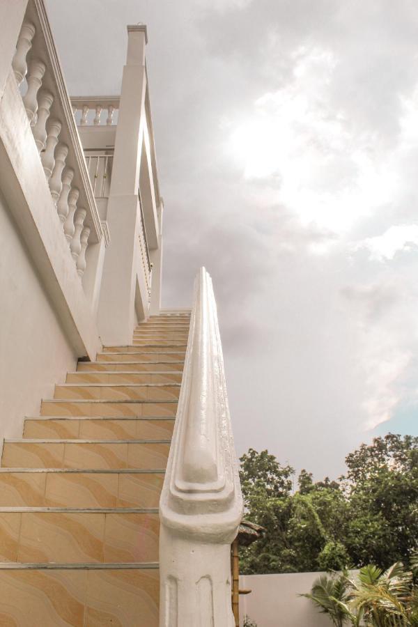 Bed and Breakfast Joe'S Castle Sagbayan Екстер'єр фото