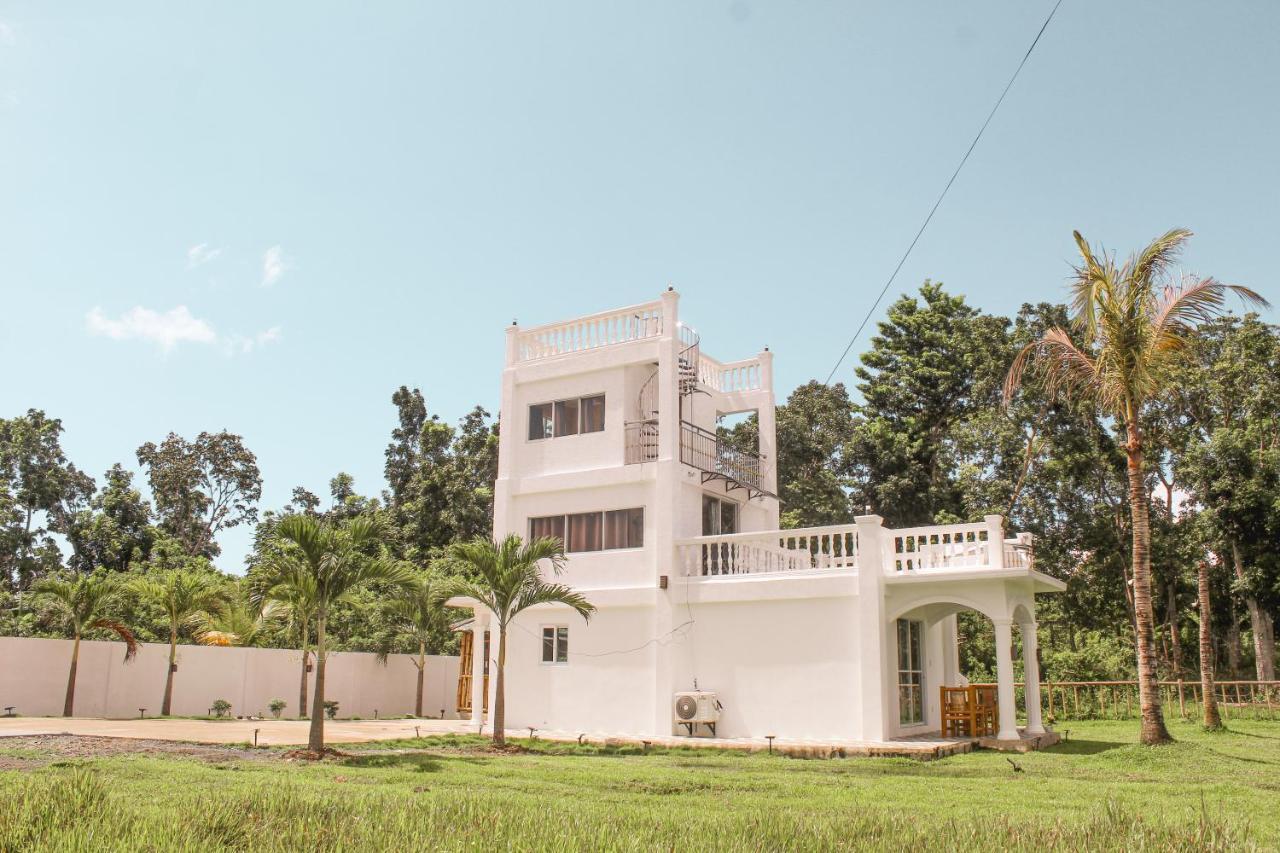 Bed and Breakfast Joe'S Castle Sagbayan Екстер'єр фото